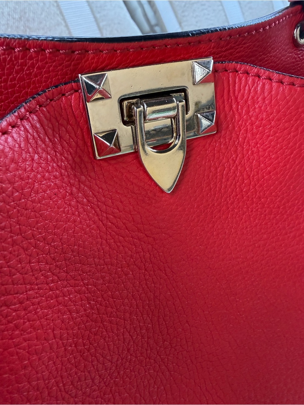 VALENTINO GARAVANI ROCKSTUD RED LEATHER Carryall Tote Bag w/ COA Stunning! - Picture 4 of 17